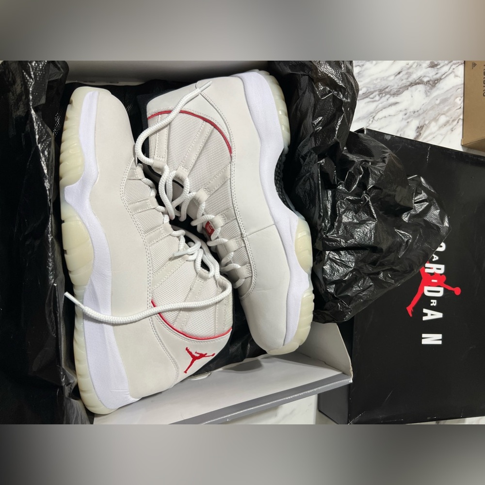 Jordan 11 retro platinum tint